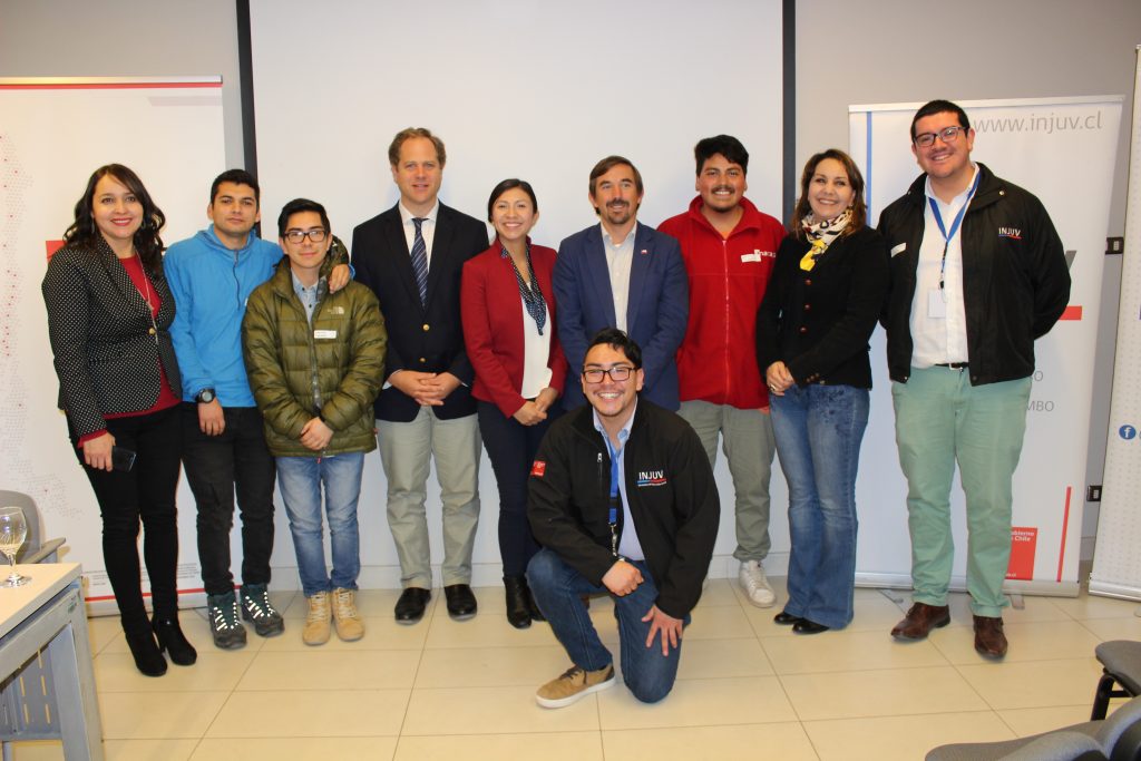 Jóvenes debaten sobre contrato especial para estudiantes trabajadores 1 Jóvenes debaten sobre contrato especial para estudiantes trabajadores