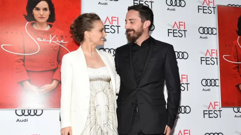 Aseguran que director chileno Pablo Larraín tendría romance con actriz Natalie Portman