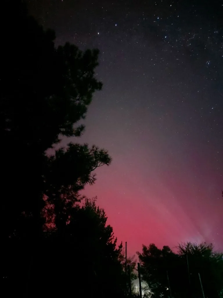 FOTOS | Auroras australes se vieron en el sur de Chile después de 165 años