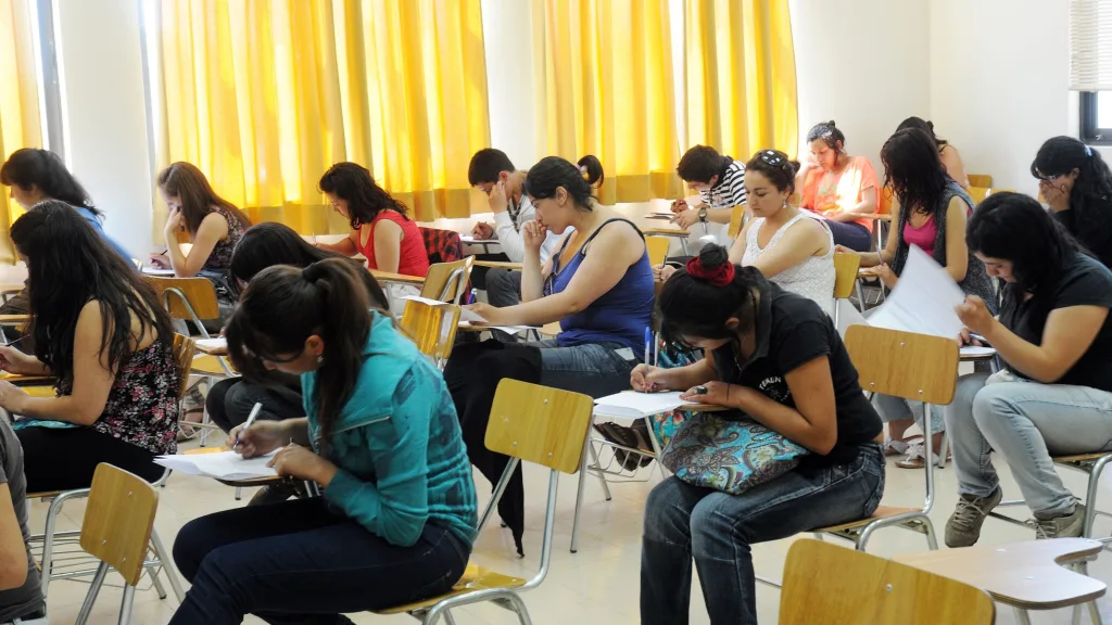 Más de 8.800 estudiantes de la región acceden a beneficios para la Educación Superior 2 Más de 8.800 estudiantes de la región acceden a beneficios para la Educación Superior