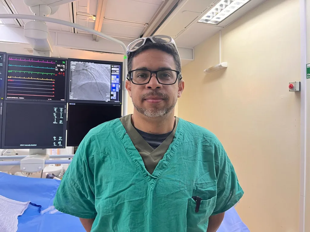 Salvan la vida de paciente infartado con rápido actuar e inédito procedimiento cardiológico 4 Salvan la vida de paciente infartado con rápido actuar e inédito procedimiento cardiológico