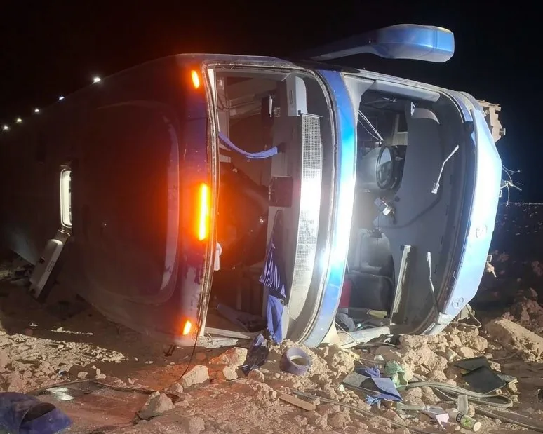 Volcamiento de bus con 43 pasajeros en Taltal deja al menos 7 heridos ...